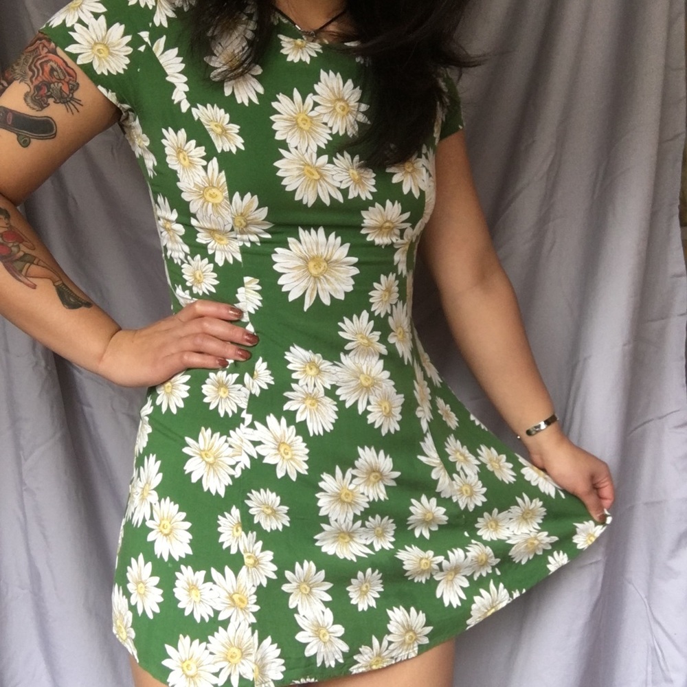 Retro Daisy Pattern Dress Size M